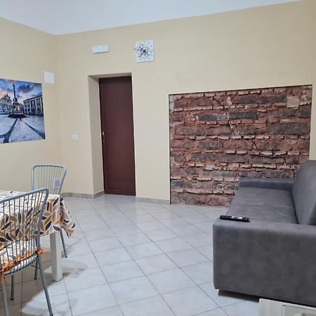 Sicilian Room Aeroporto di Catania Fontana Rossa Esterno foto