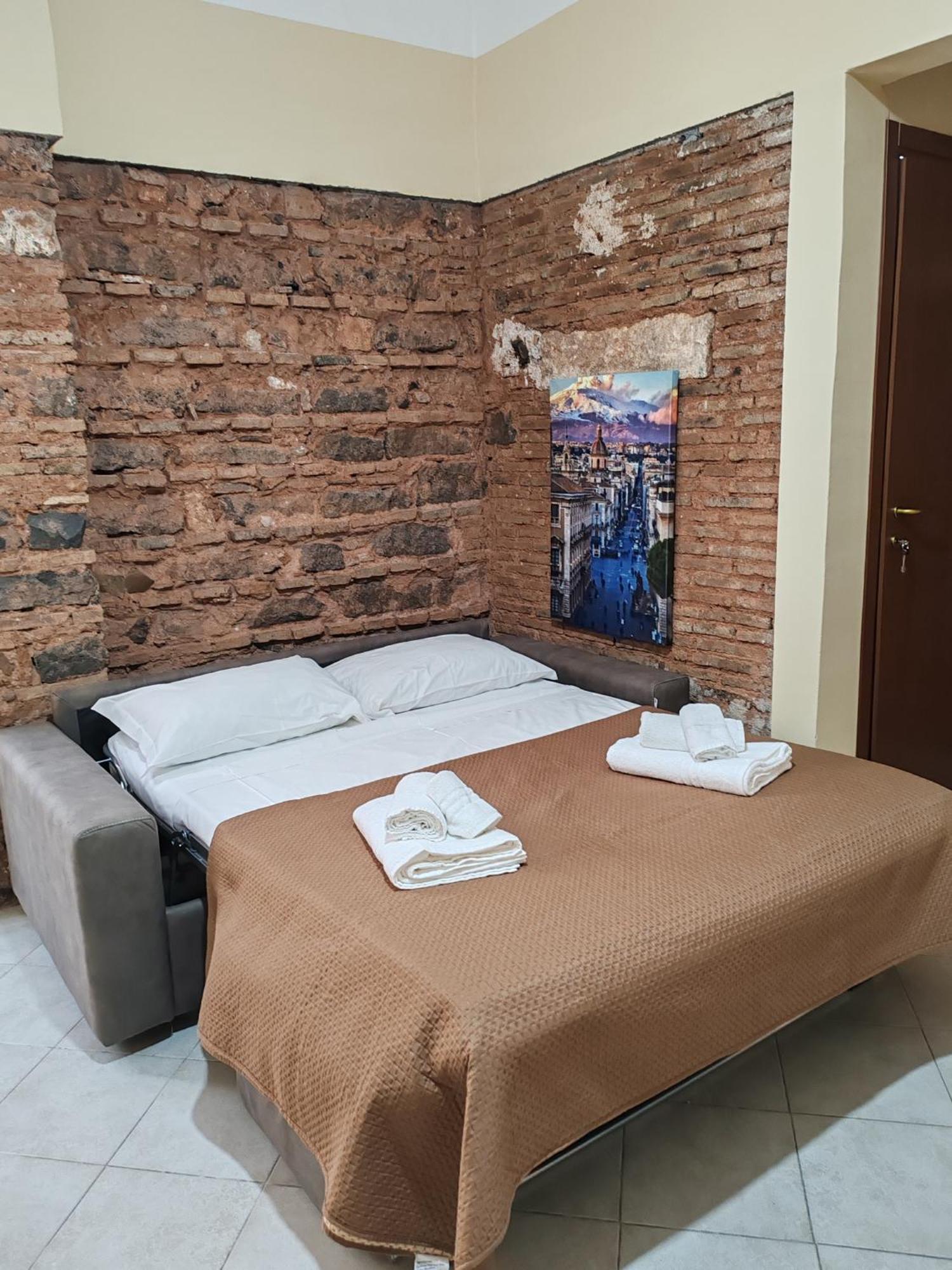Sicilian Room Aeroporto di Catania Fontana Rossa Esterno foto